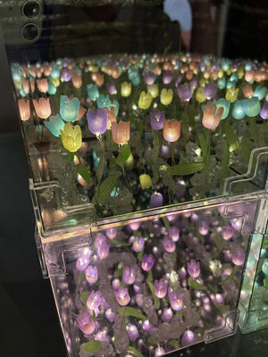 LAMPARA DE TULIPANES INFINITOS EN FORMA DE CUBO